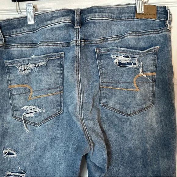 American Eagle Outfitters Woman’s distressed Light Blue Skinny Jeans size 16R - Picture 7 of 7